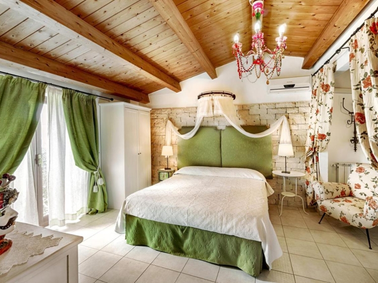 B&B Villa U Marchisi best hotel budget Sicily Cava D'Aliga Italy Beach