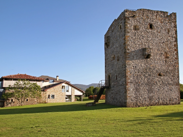 Hotel Torre de Villademoros, hotel charming and small in asturias