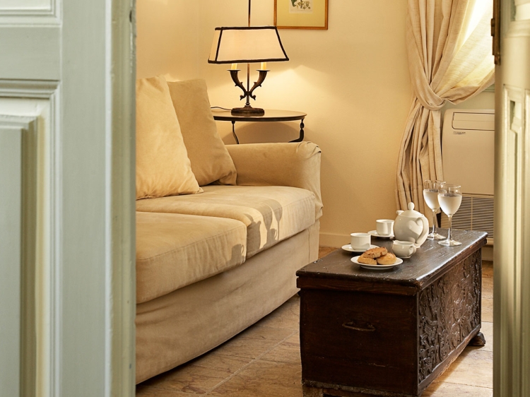 Aria Lito Mansion best small boutique hotel in Santorini
