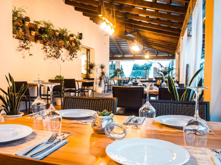 Arohaz Hotel & Gastrobar best boutique hotel in Cadiz zahora