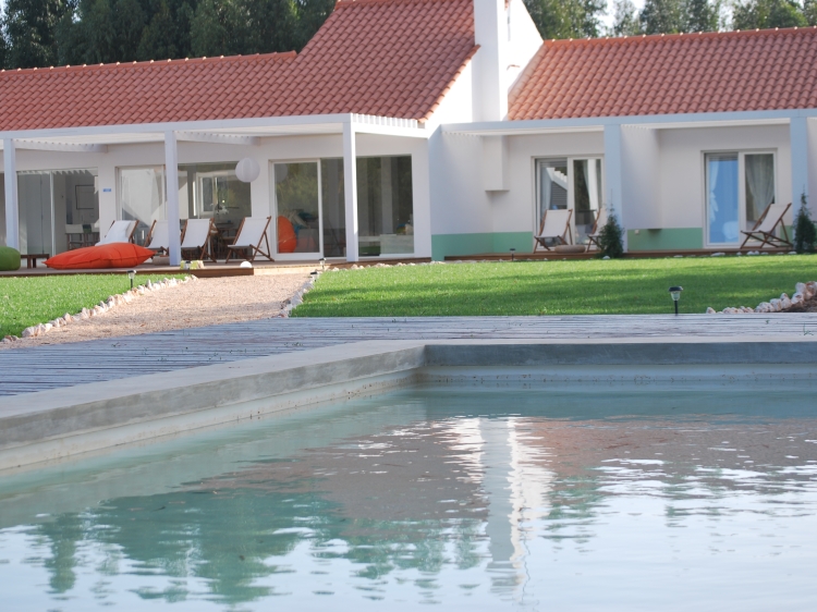 casas da lupa zambujeiro do Mar alentejo coast hotel b&b best charming hip trendy