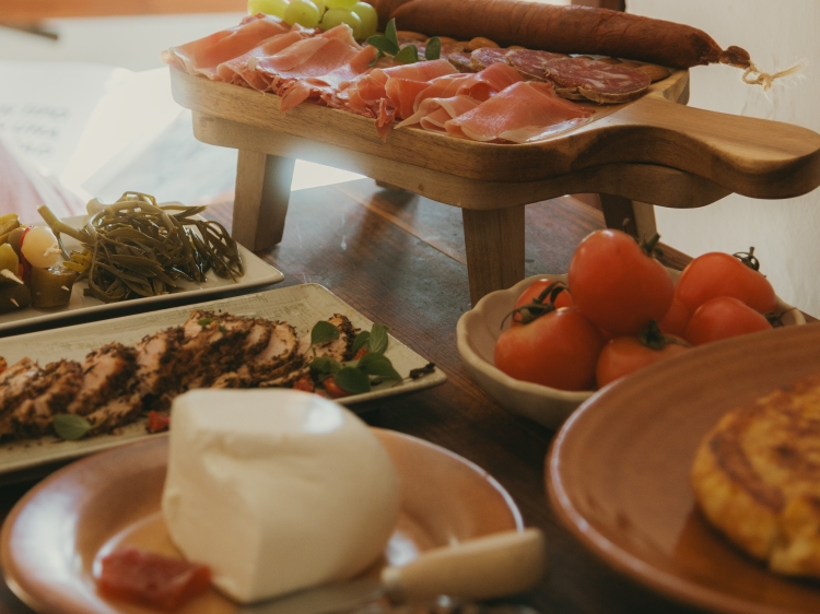 Hotel Casa Mona. Férias em família. Retiro de ioga e bem-estar.  Hotéis de charme em Maiorca, na aldeia de Llubí. Acolhedor e no centro de Maiorca. Escapadela romântica a dois. 