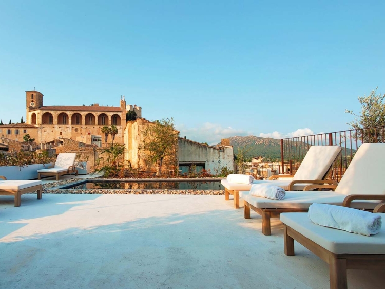 Hotel Restaurant Forn Nou in Arta Mallorca budget hotel ina a village