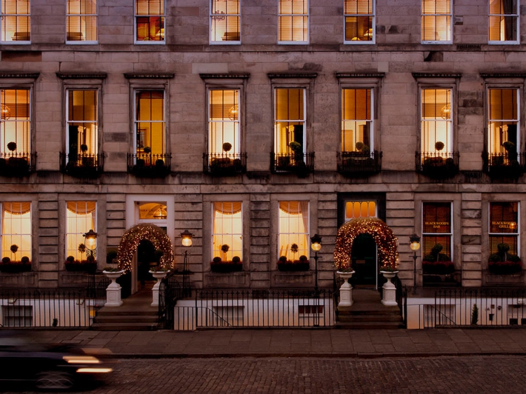 Nira Caledonia Front View