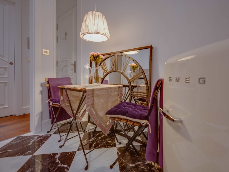 October Suite, Kitchen