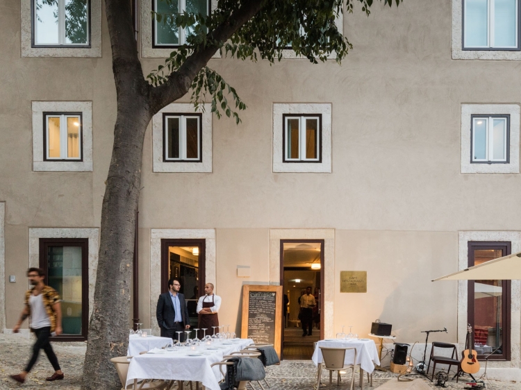 Hotel santiago de alfama boutique best small luxus hotel design lisbon