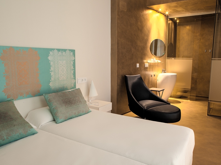 Twin Room Courtyard view