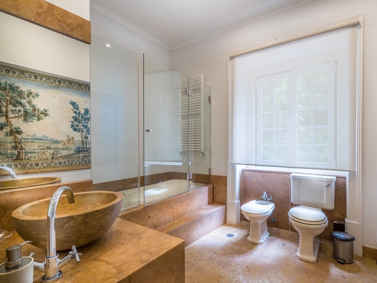 Junior Suite Bathroom