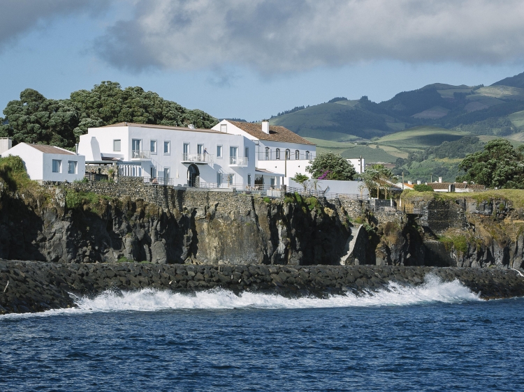 white exclusive suites villas azores Ponta Delgada S Miguel 