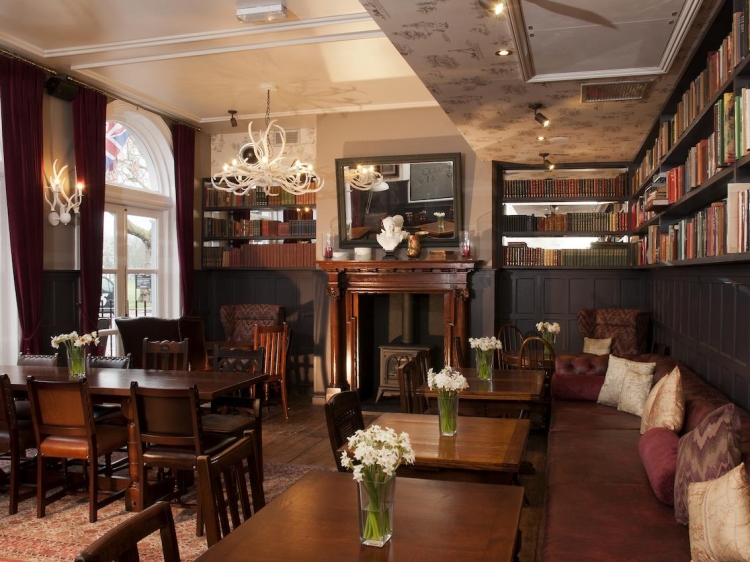 Coach and Horses hotel kew london pub 