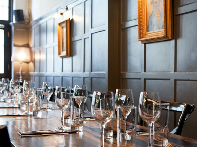 The One Tun Pub & Rooms London bar pub hotel 