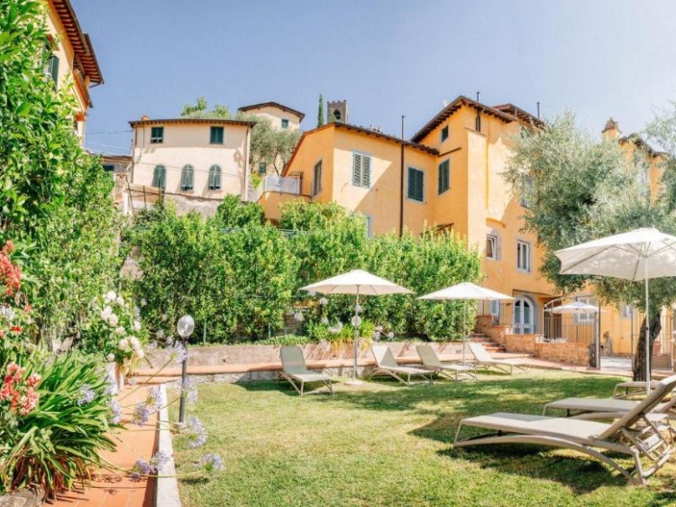 Il borgo degli agrumi HOTEL APARTMENTS BOUTIQUE IN UZZANO TUSCANY