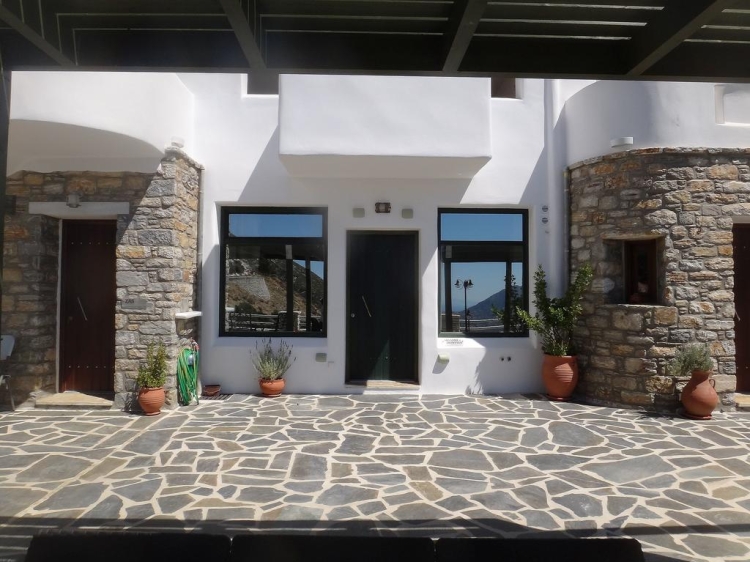  ELaiolithos Luxury Retreat Naxos authentic countryside rural