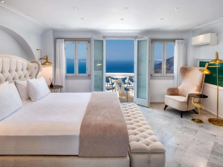 Athina Luxury Suites fira boutique Hotel