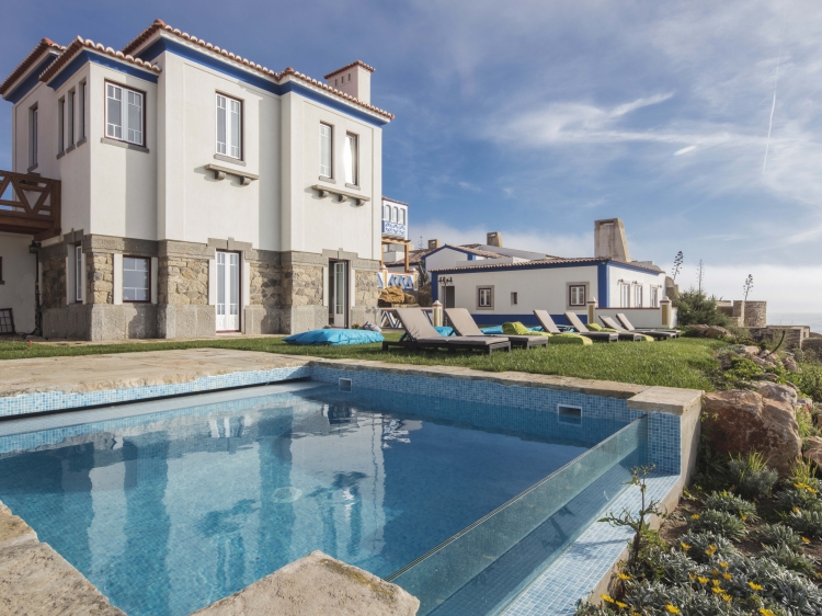 Pool with Sea View