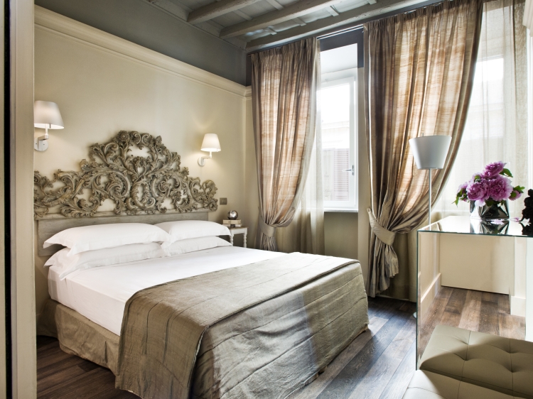 Casa Montani Luxury Holiday apartment in central Rome Italy