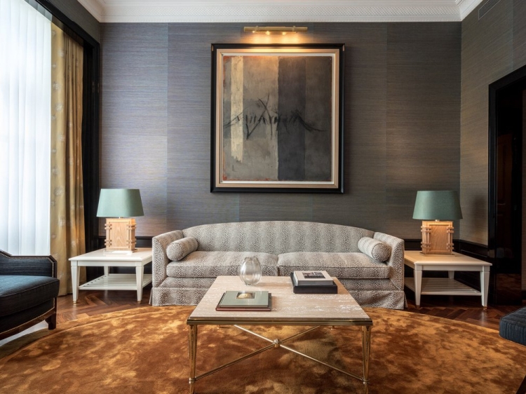 Le Monumental Palace Porto luxurious designed rooms 