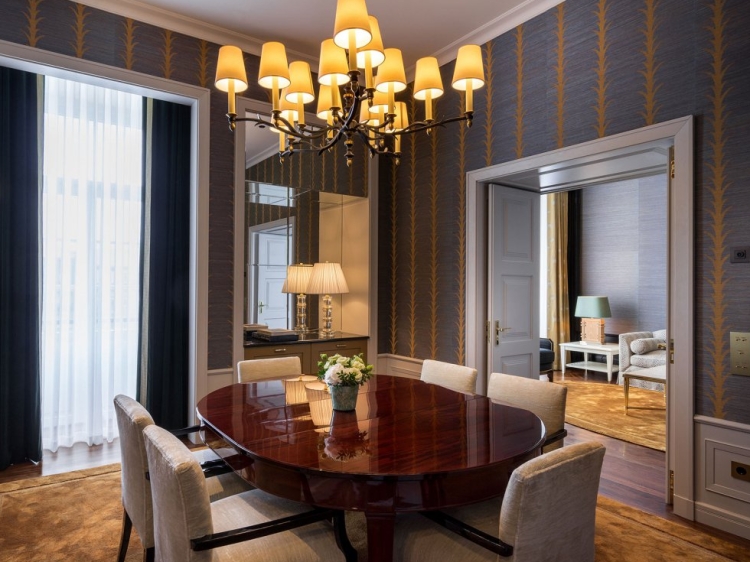 Le Monumental Palace Porto high-end stay in Porto