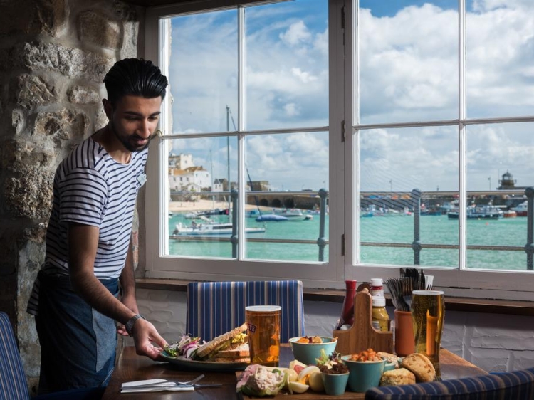 Lifeboat Inn