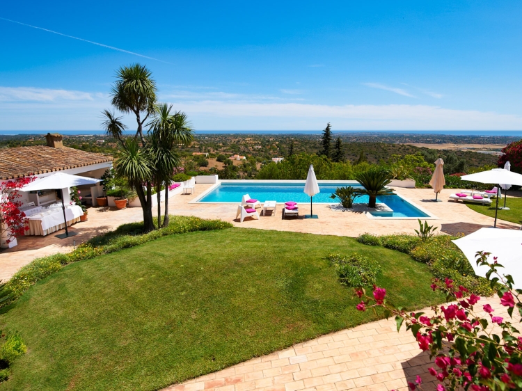 Stay at Quinta do Guine Algarve Portugal hotel lodging boutique best cheap luxury unique trendy cool small