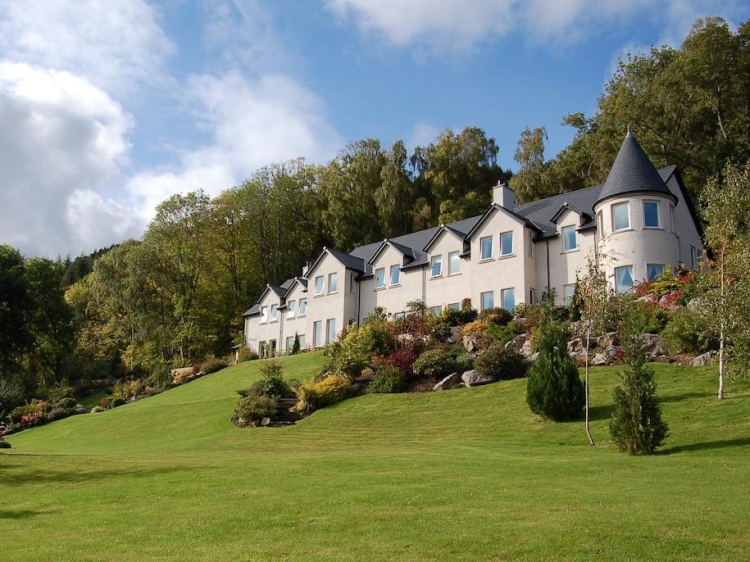 Loch Ness Lodge