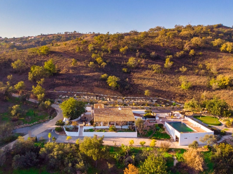 Stay at Quinta Kat Quinta do Gato Santa Catarina Algarve Portugal hotel lodging boutique best cheap luxury unique trendy cool small