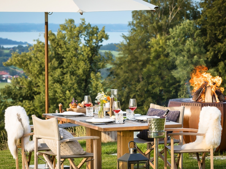 Romantic dining with fantastic view.