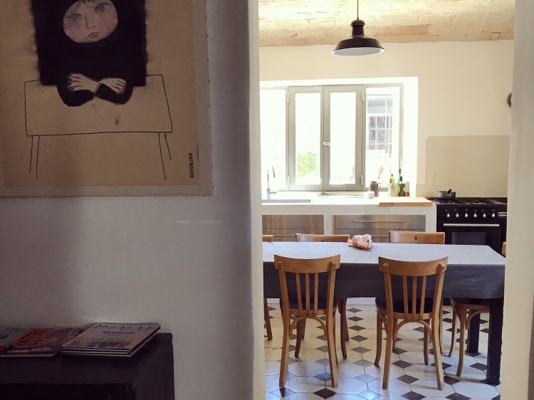 The kitchen, fully equipped and exclusively at your disposal, benefit from this large and well-lit kitchen.