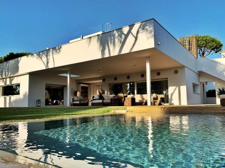 Pool and House Luz de Mar Conil Spain Beach Villa