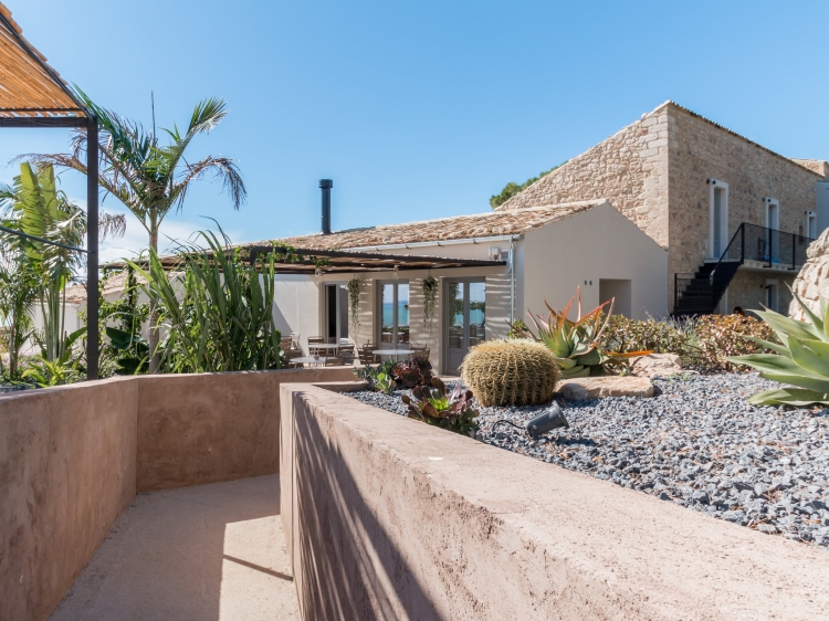 Estilo Farm Stay Design