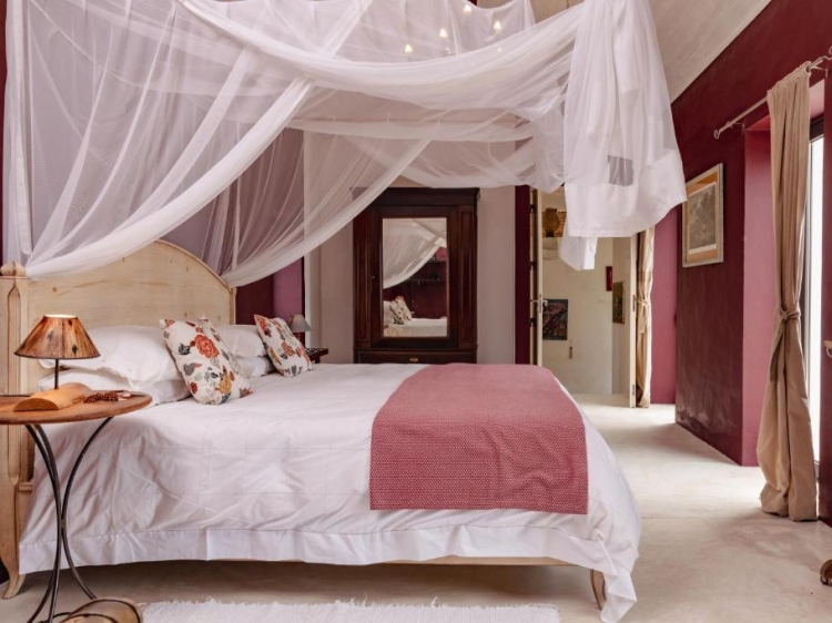 Spacious Accommodation: Espaço Fataca - Sw Alentejano in São Teotónio offers a spacious villa with two bedrooms and two bathrooms. The property includes a living room and a private entrance.