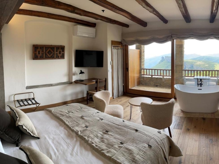 Masia Santa Llúcia hotel b&b rupit