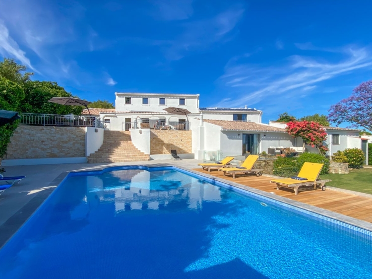 beautiful luxury Holliday home, villa to rent in Loule Algarve casa Joana