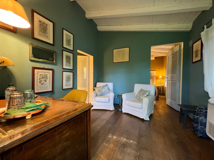 PIZZO ENTRANCE LOUNGE