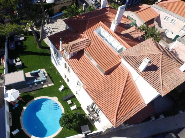 Villa Vasco da Gama boutique hotel Cascais near the beach with swimming pool