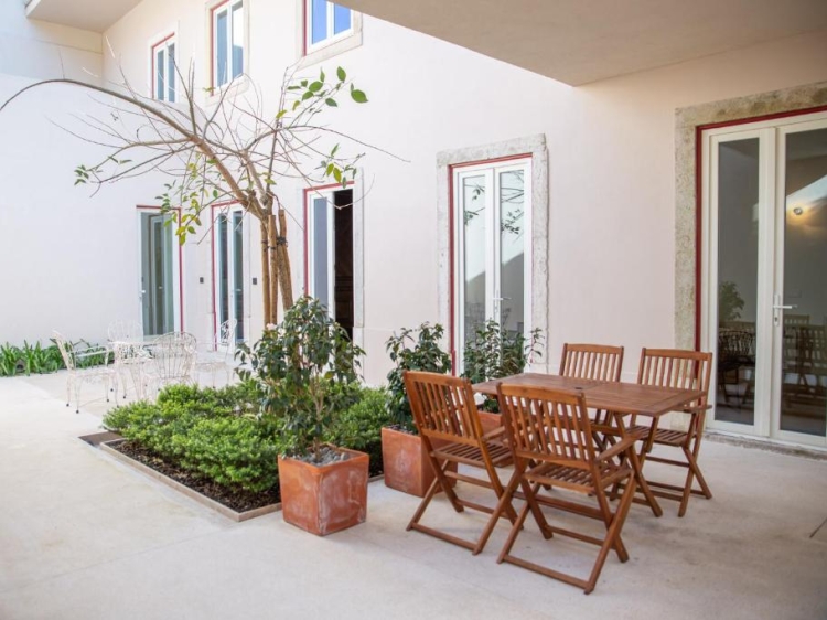 Terraço privado do apartamento de 2 quartos no piso do pátio da Casa Rene