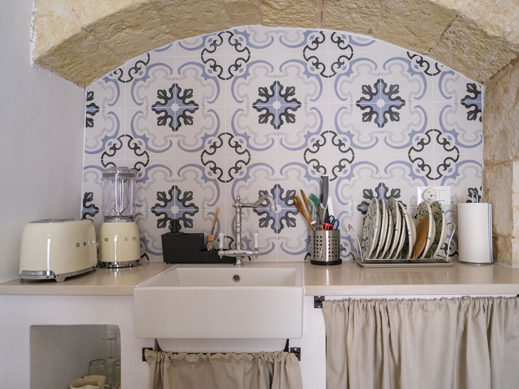 DESIGN DETAILS OF THE KITCHENETTE
