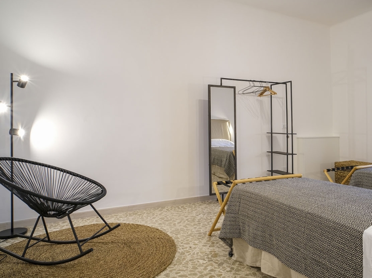 THE TRIPLE ROOM