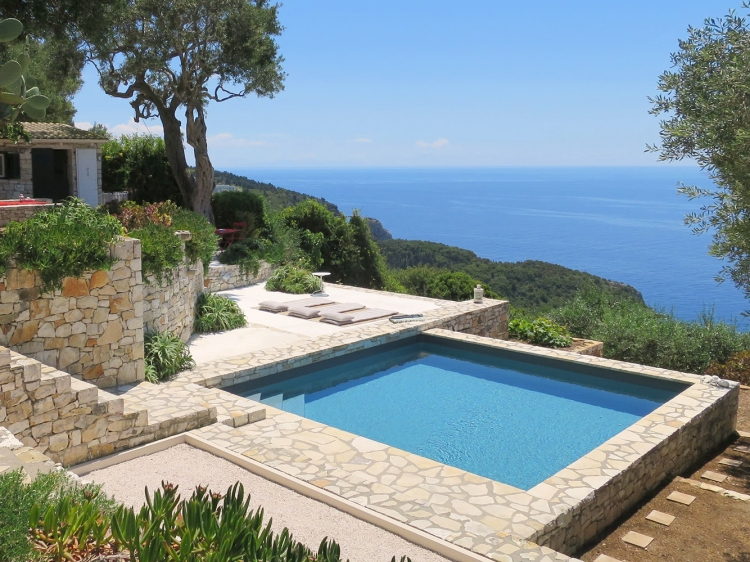 Zoe Paxos Holiday Home: Holiday homes, charming and Luxury villa, and boutique accommodations with swimming pool in the Ionian Islands.