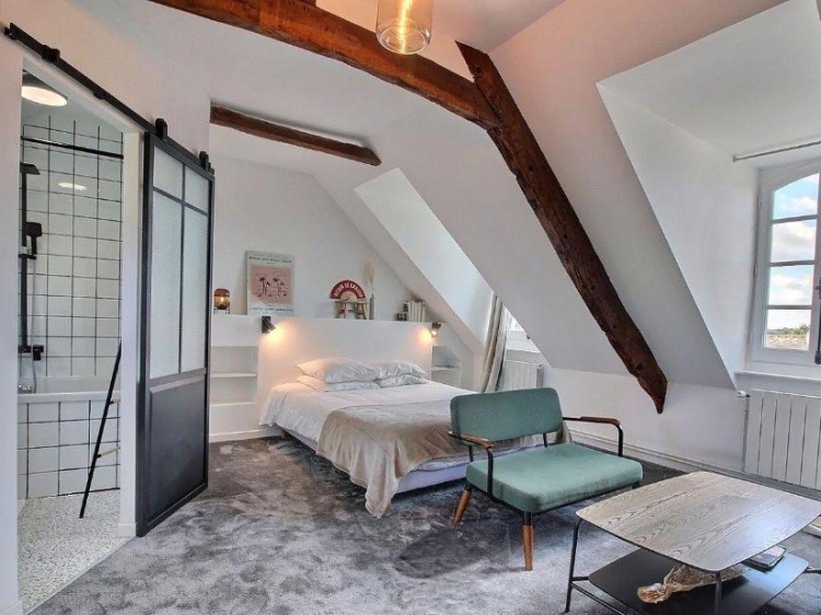 bedroom with bathroom, artefact lamballe france, secretplaces