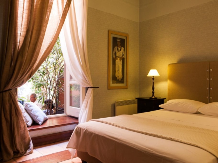 Xenon Apollonos seaview boutique Hotel in Ermoupoli and with Asteria Beach