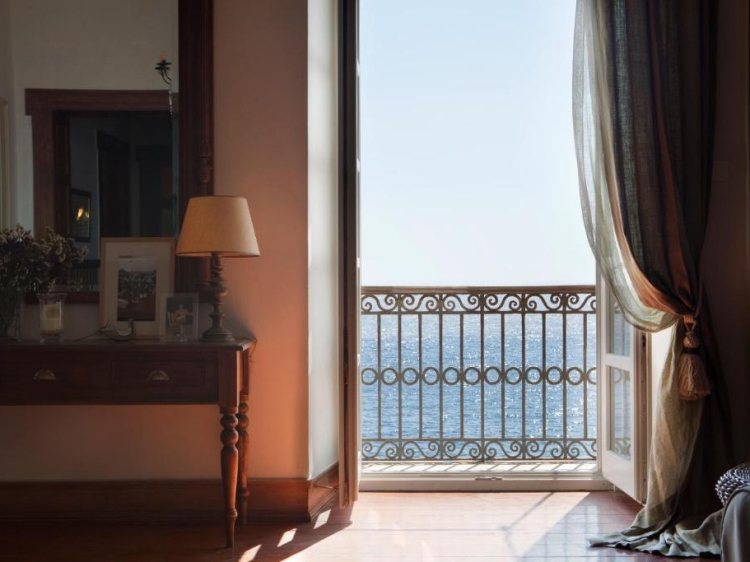 Xenon Apollonos seaview