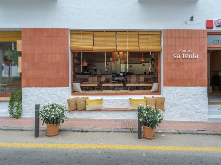 Hostal Sa Teula BEST LOW BUDGET CHARMING HOTEL IN LLAFRANC