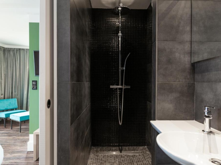 Bathroom at Bateau libre boutique hotel Bénodet Britanny