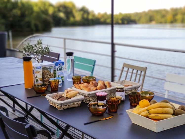Breakfast Nantes La Rivière House - Péniche Carpe Diem Secretplaces