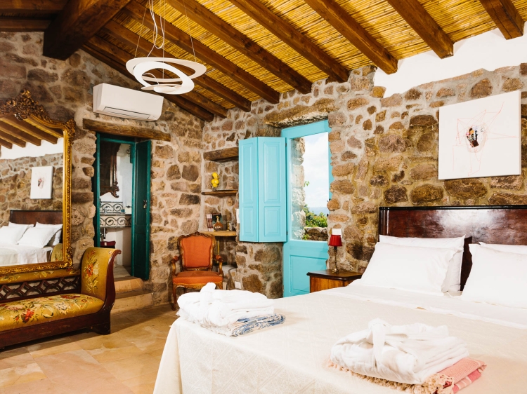 Ensuite at Borgo Lu Puleu