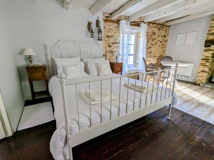 Deluxe King room at Sous le Chateau boutique B&B