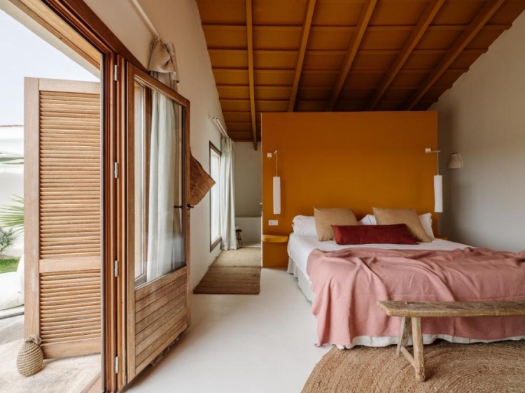 Quarto duplo com jardim. Amagatay Menorca. Hotel de charme no campo. Piscina exterior. Ilhas Baleares. Férias só para adultos. 