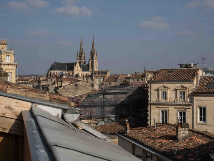 Elegant and exclusive hotel Casa Blanca B&B. . Breakfast included. Luxury hotel. Family holiday in Bordeaux, France.  