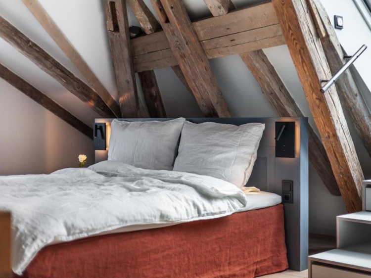 Hotel boutique exclusivo. Hotel Die Reederin GmbH & Co. KG em Lübeck, Alemanha. Férias na cidade. Suites modernas e luxuosas. 